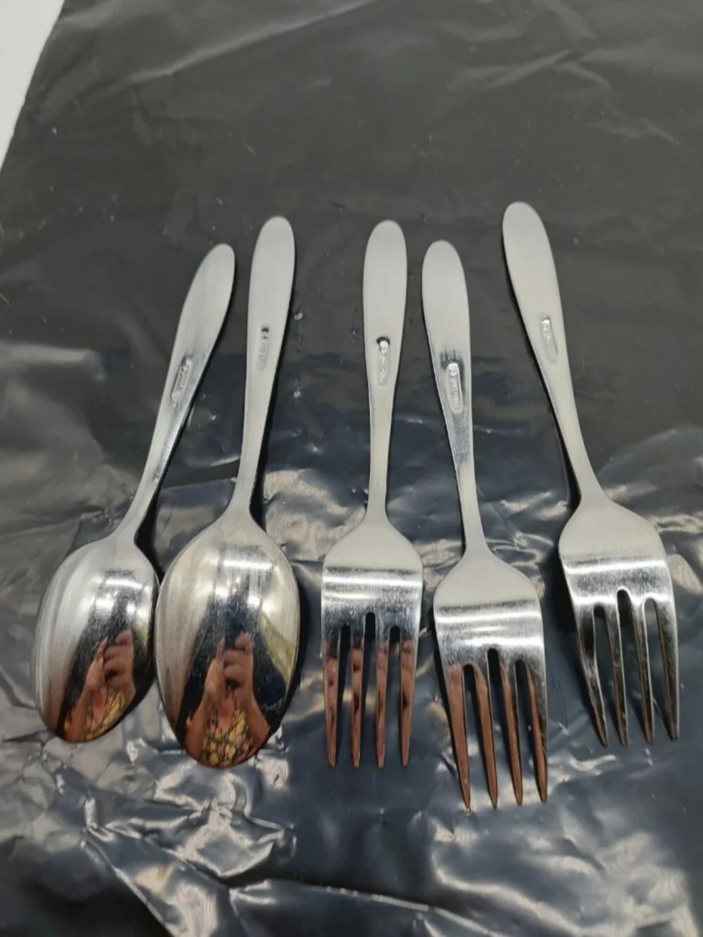 Oneida Taylor Everyday Flatware 1 Soup Spoon 3 Forks 1 Large Spoon Set 5